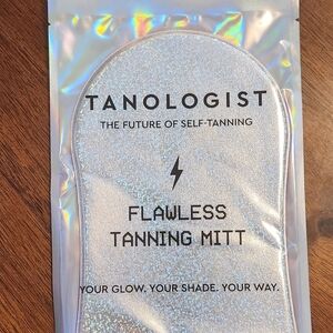 New In Package TANOLOGIST FLAWLESS TANNING MITT Silver